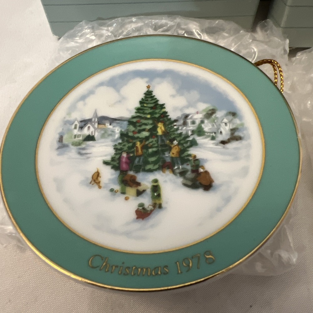1989‎ Avon Christmas Mini Plate Ornaments Box Lot Of 3 1978, 1970, 1980 Vintage - Picture 3 of 8
